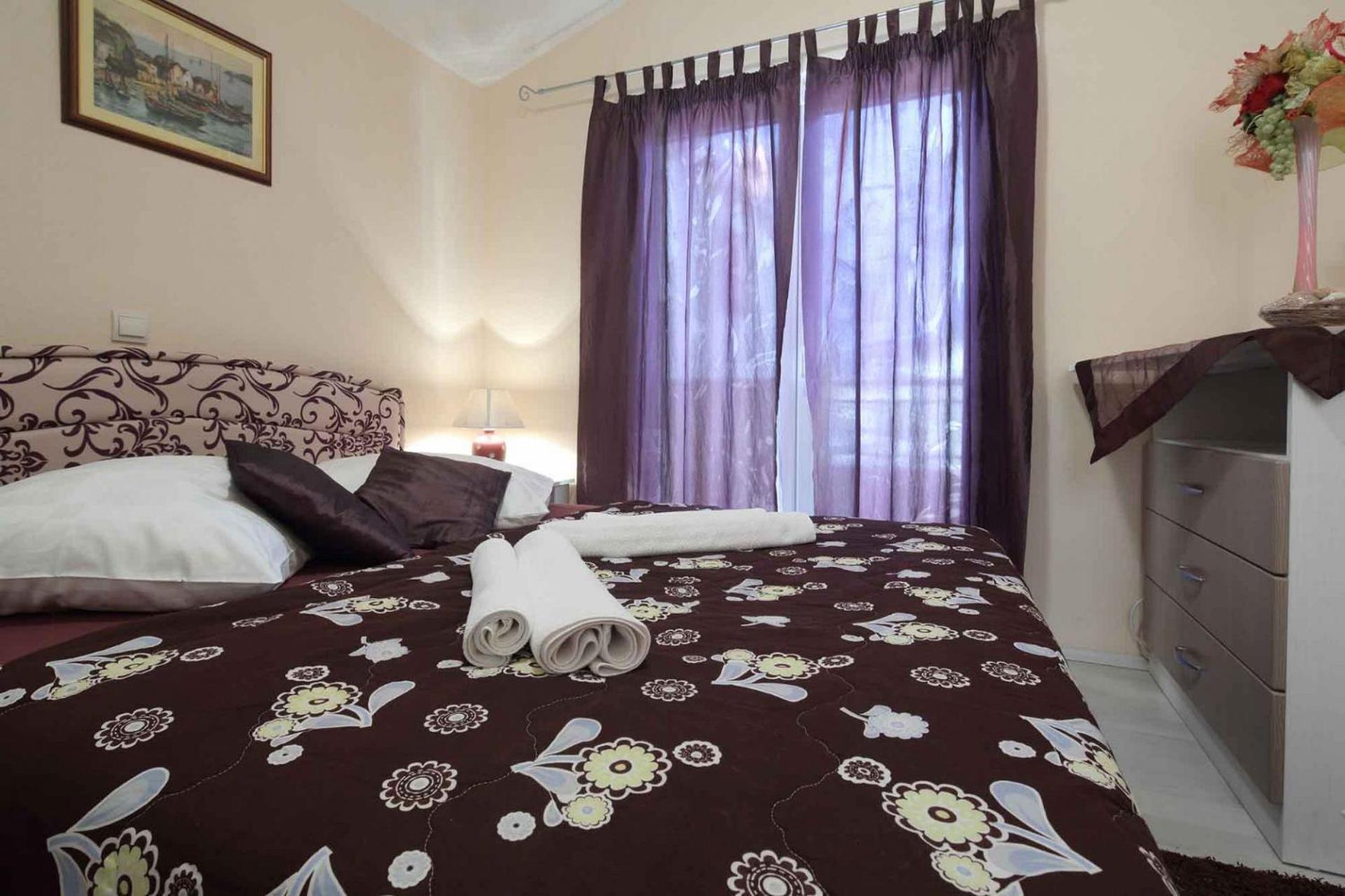 Apps And Room Goran In The Center Makarska Exterior photo